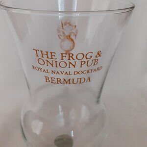 NWOT Frog and Onion Pub Bermuda hurricane glass